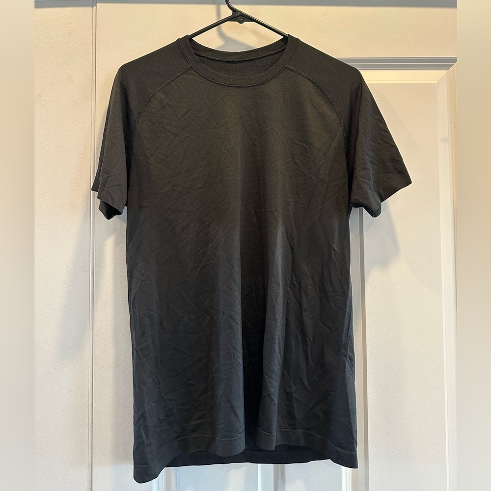 Lululemon Men’s Metal Vent Shirt Size M